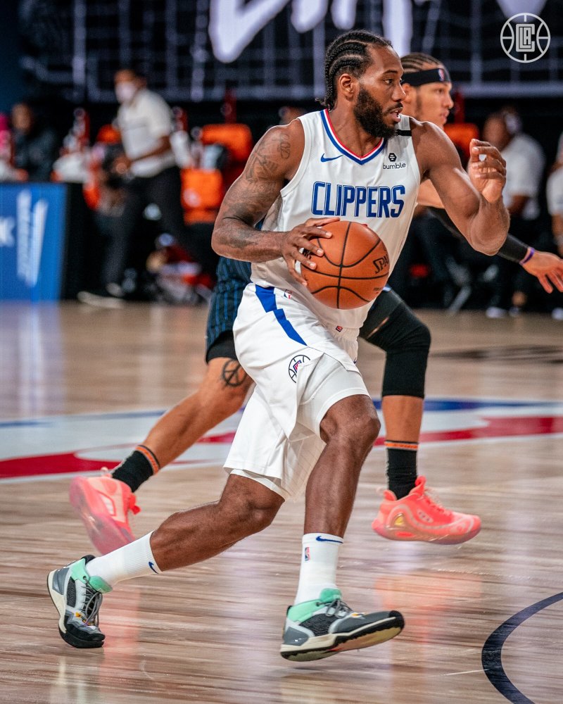 亚博首页-曼联内部会议纪要流出——今夜手感冰凉，欧超杯使命明确，更衣室氛围转暖(曼联43狼队回看)